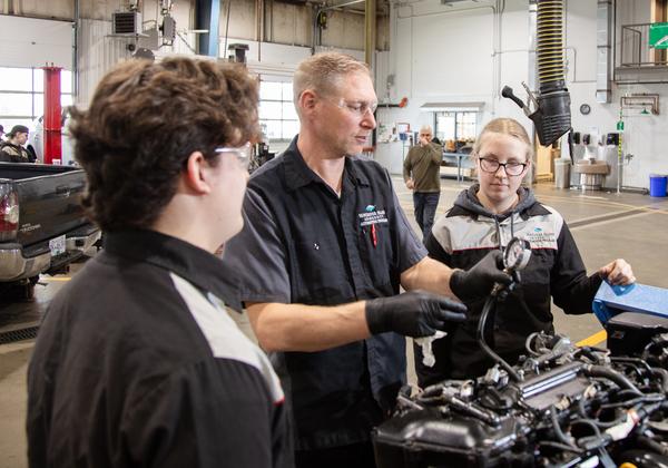 VIU automotive apprenticeship