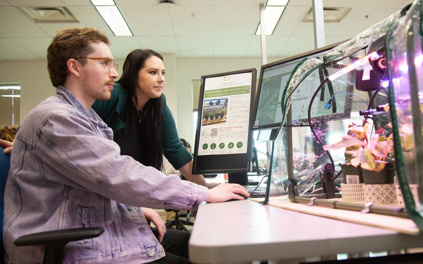 VIU ITAS students  work on their final projects